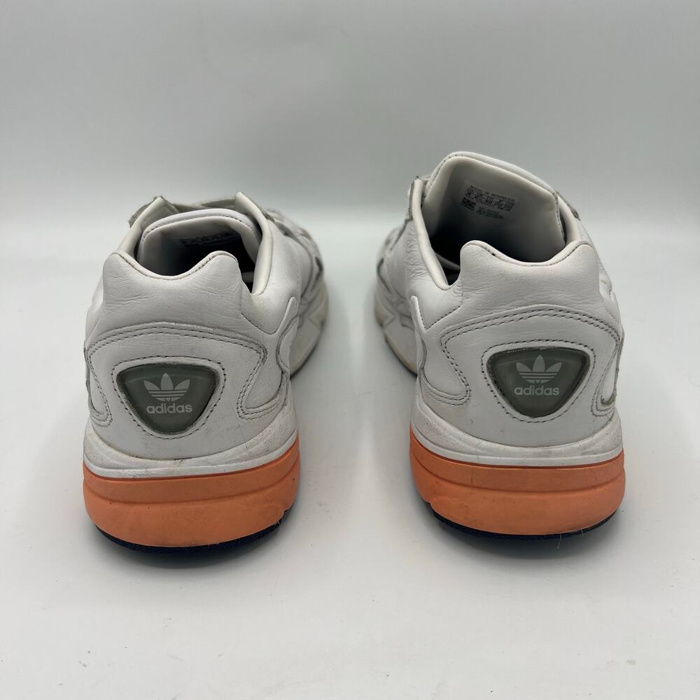 Adidas sneakers size 8 - Picture 4 of 6